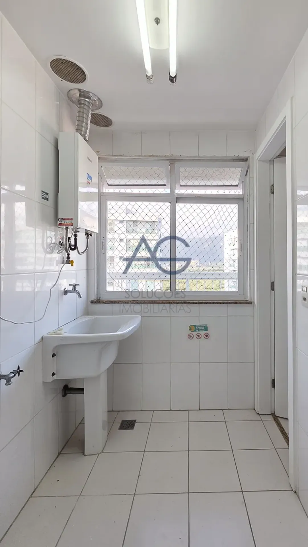 110 m² apartment with 2 bedrooms and 2 parking spots — photo 35