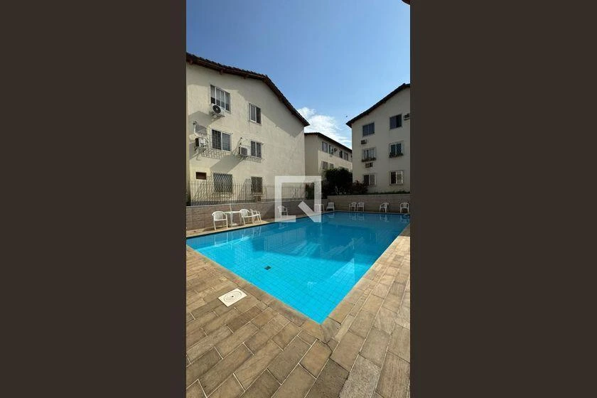 3-bedroom apartment in a building with a pool — photo 13