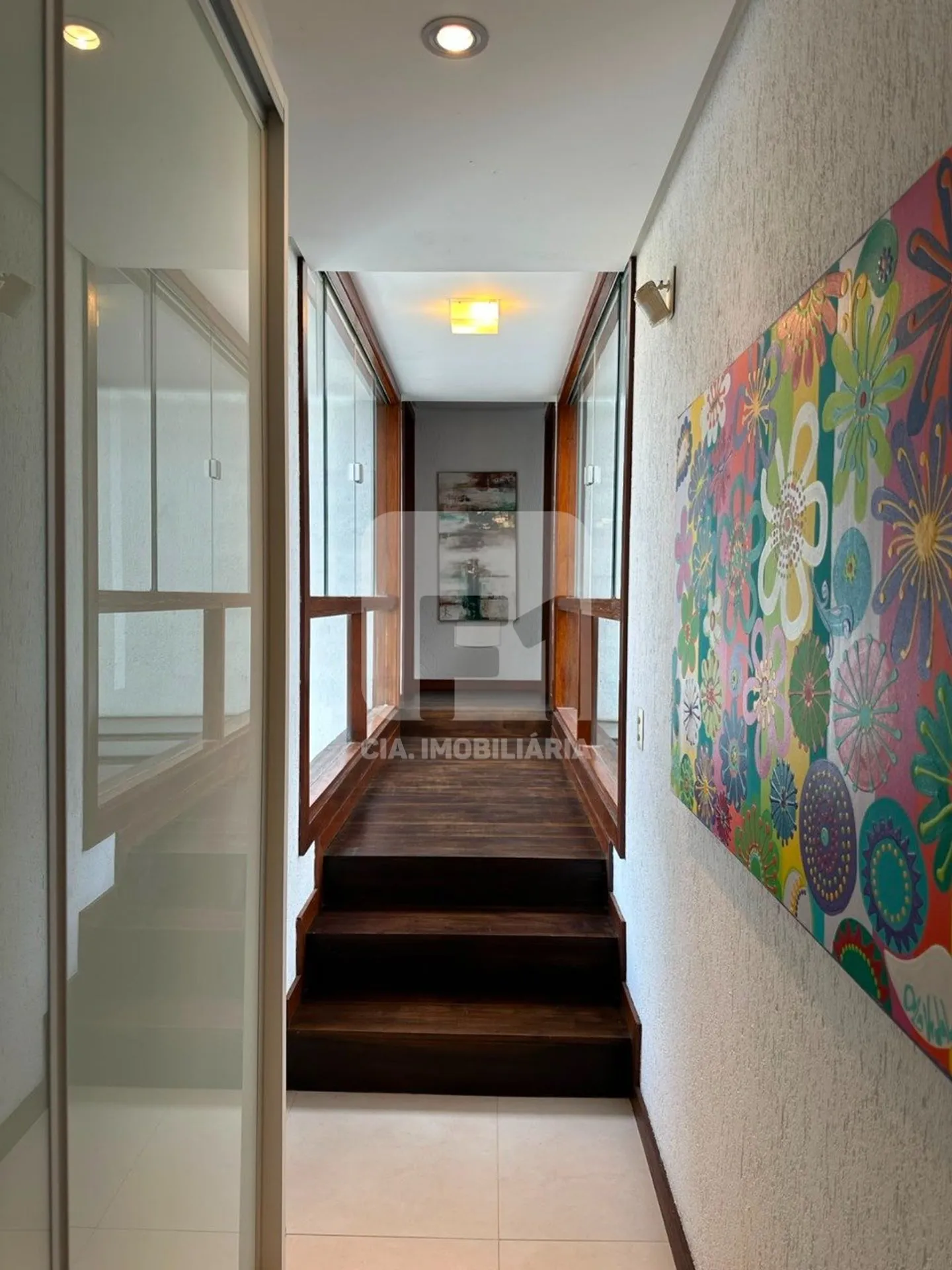 Furnished house with 6 bedrooms and 650 m² total — photo 54