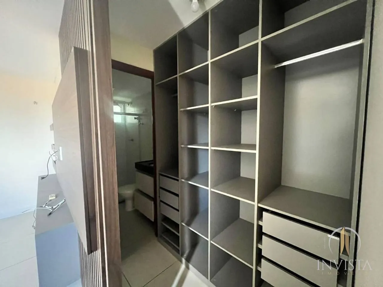 3-bedroom apartment with a walk-in closet — photo 8