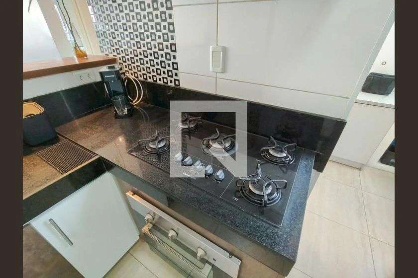 Apartamento de 2 quartos com box de vidro e ducha elétrica — photo 30