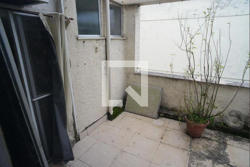 Unfurnished 6-bedroom apartment with 340 m² — photo 30
