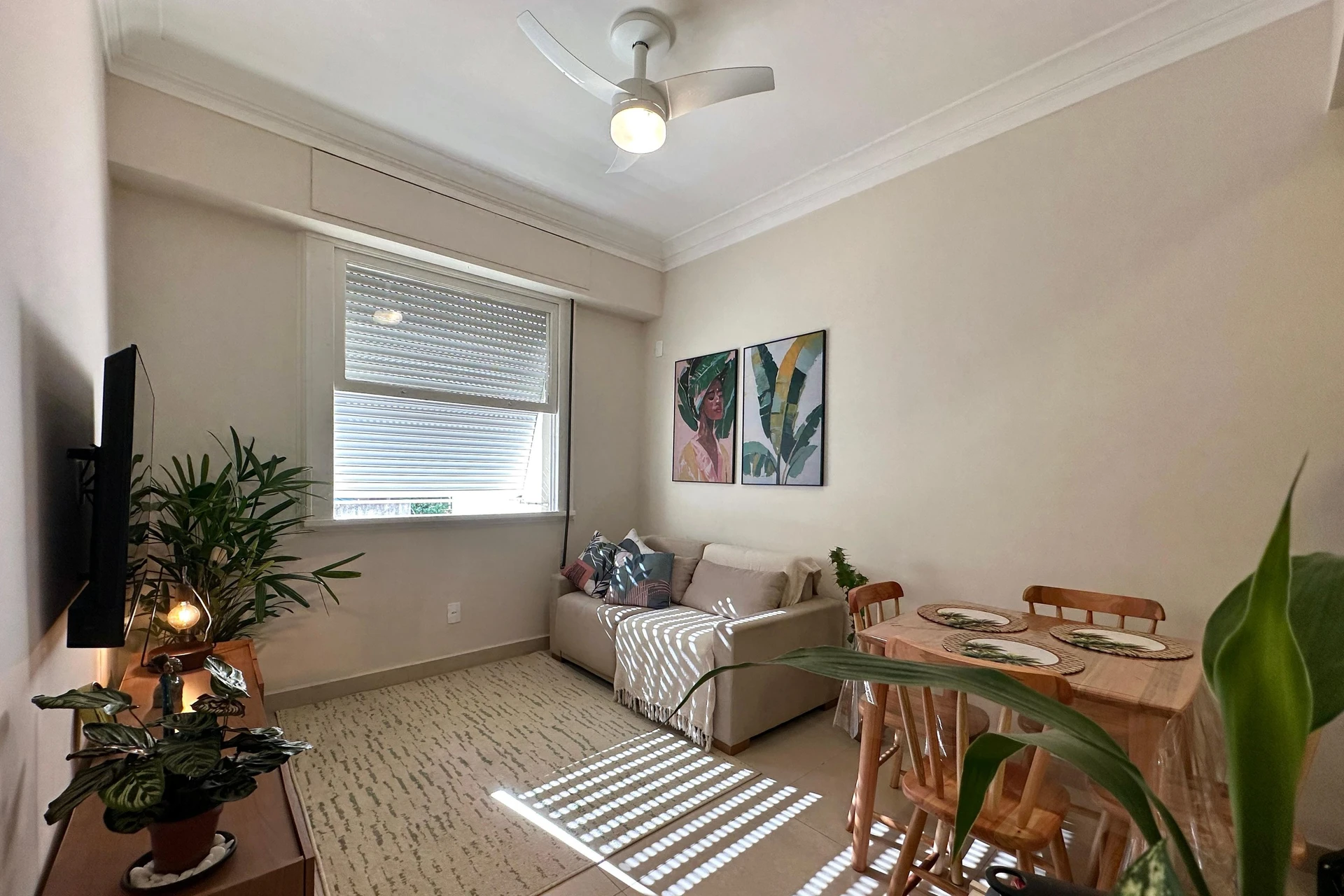 Furnished 1-bedroom apartment with 1 bathroom, no parking