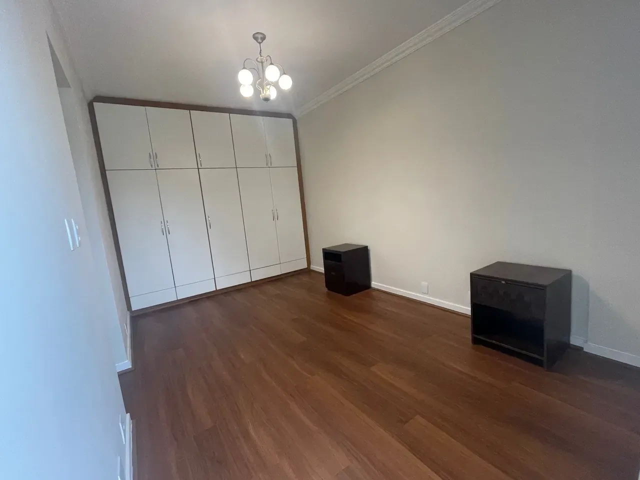 1-bedroom apartment with open kitchen and balcony — photo 4