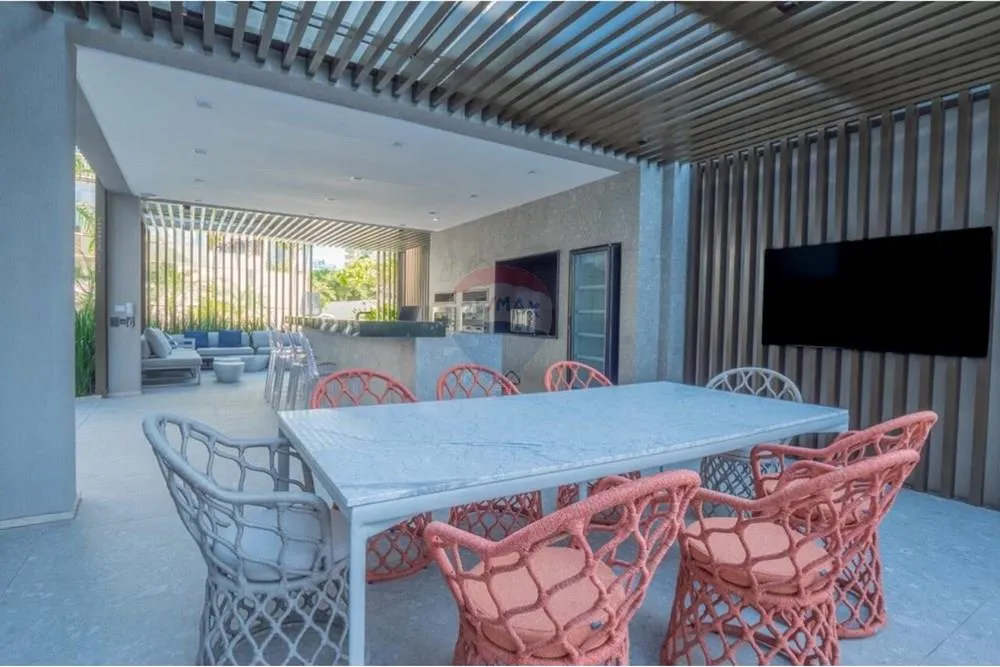 150 m² apartment with 3 en-suite bedrooms and parking — photo 40