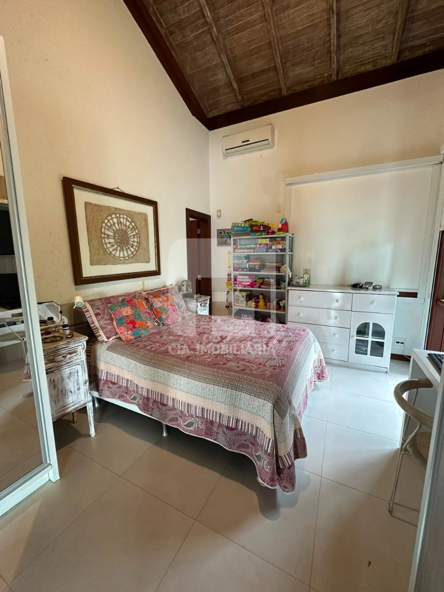 Furnished house with 6 bedrooms and 650 m² total