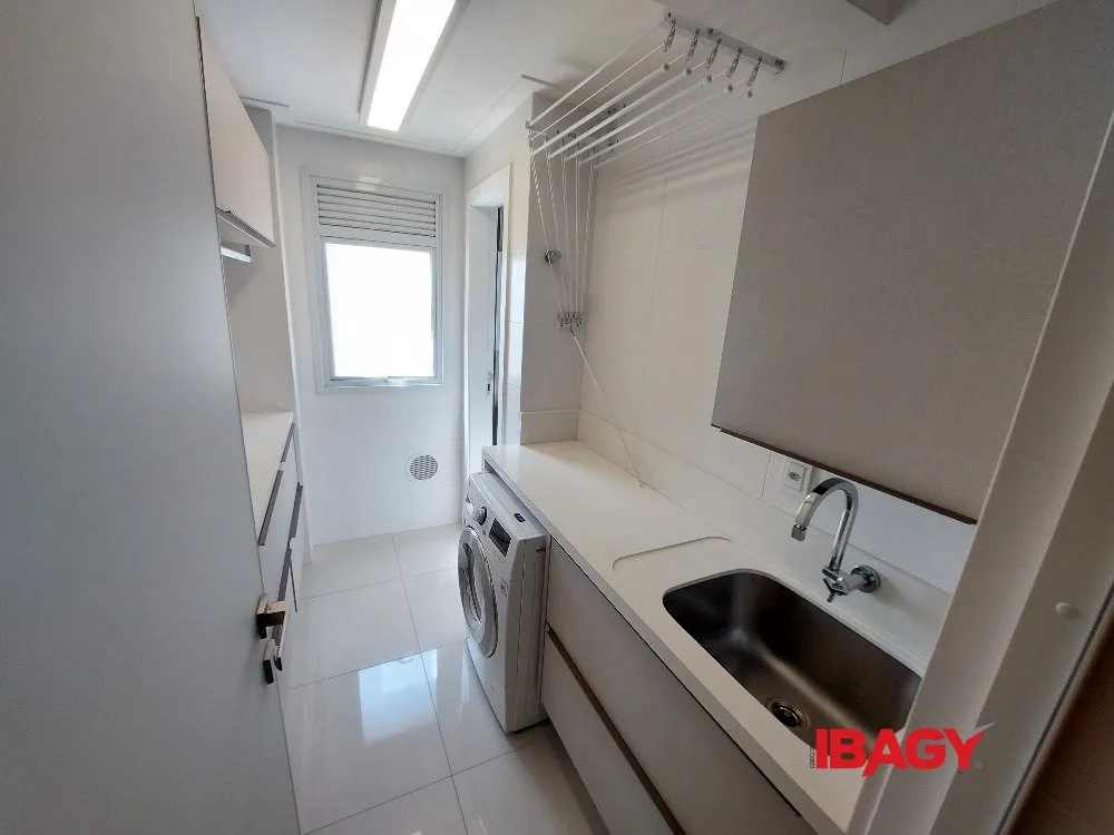 Furnished 2-suite apartment with enclosed balcony — photo 80