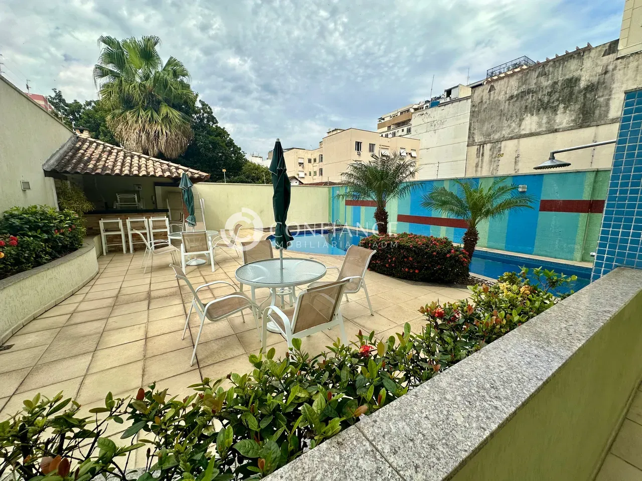 2-bedroom apartment with 2 bathrooms and a balcony — photo 37