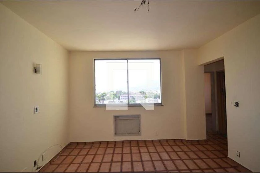 Apartamento com 2 quartos e box de vidro no banheiro — photo 3