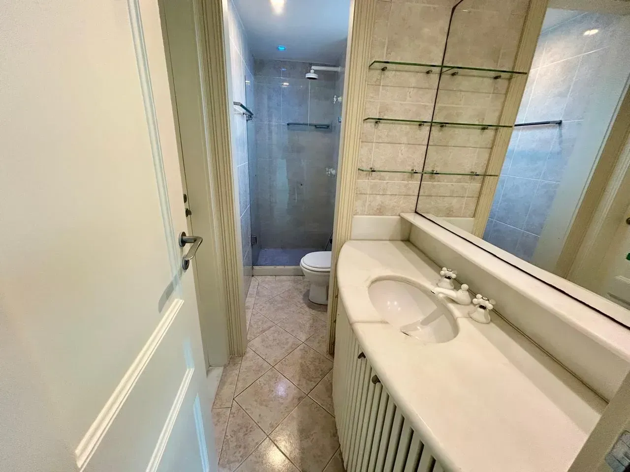 165 m² apartment with 4 bedrooms and 4 bathrooms — photo 19