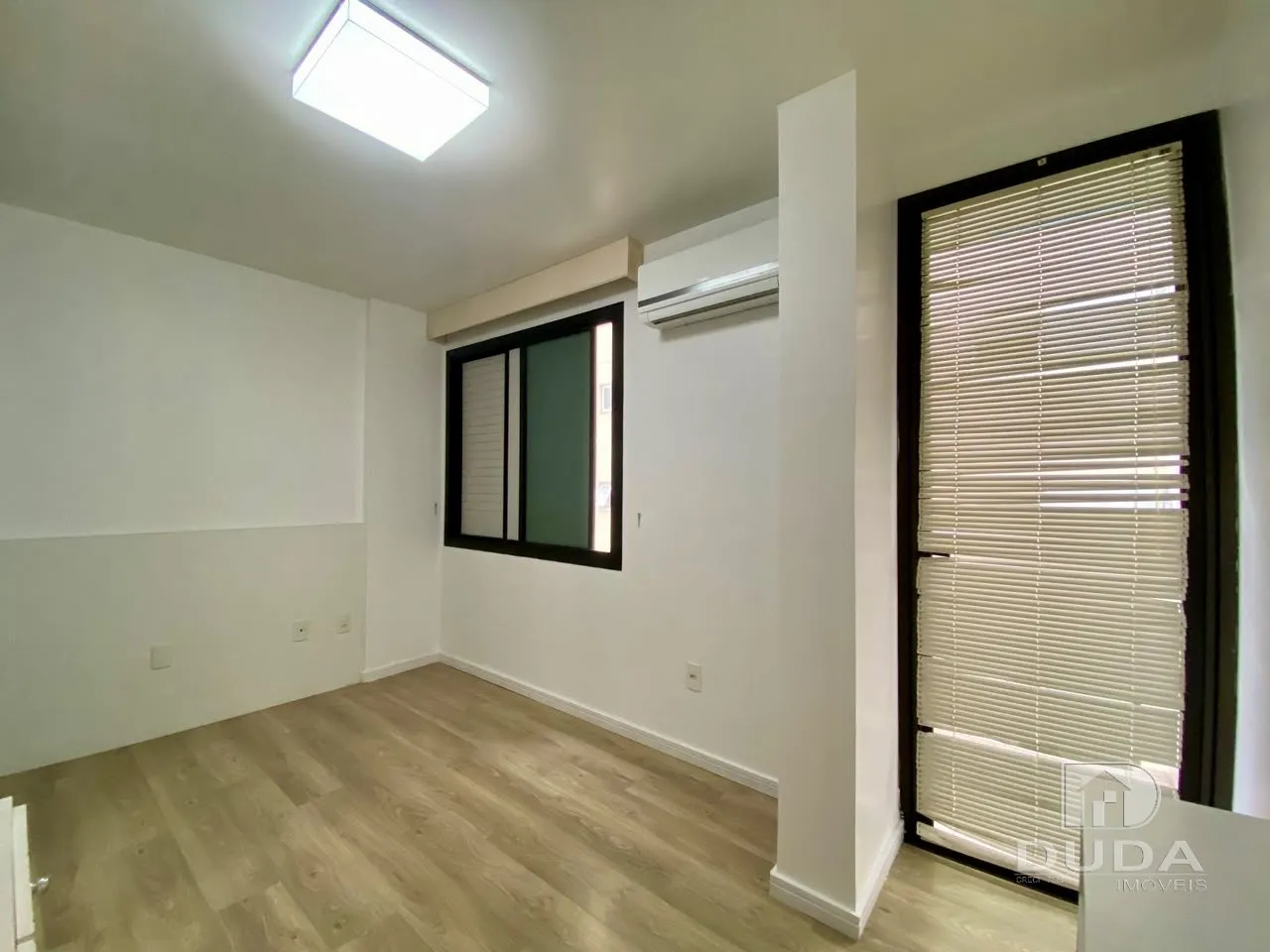 200 m² apartment with a bathtub and floor-to-ceiling windows — photo 12