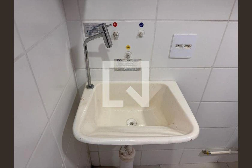 Apartamento mobiliado de 2 quartos em condomínio com piscina — photo 18