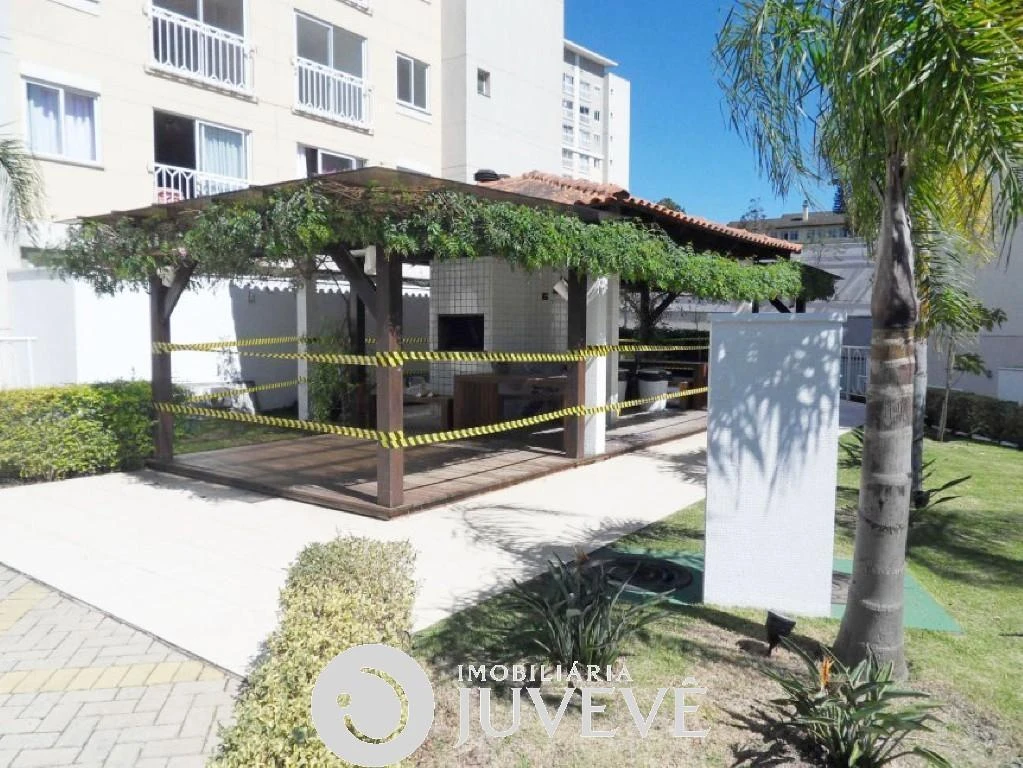 3-bedroom apartment in a building with a pool — photo 17