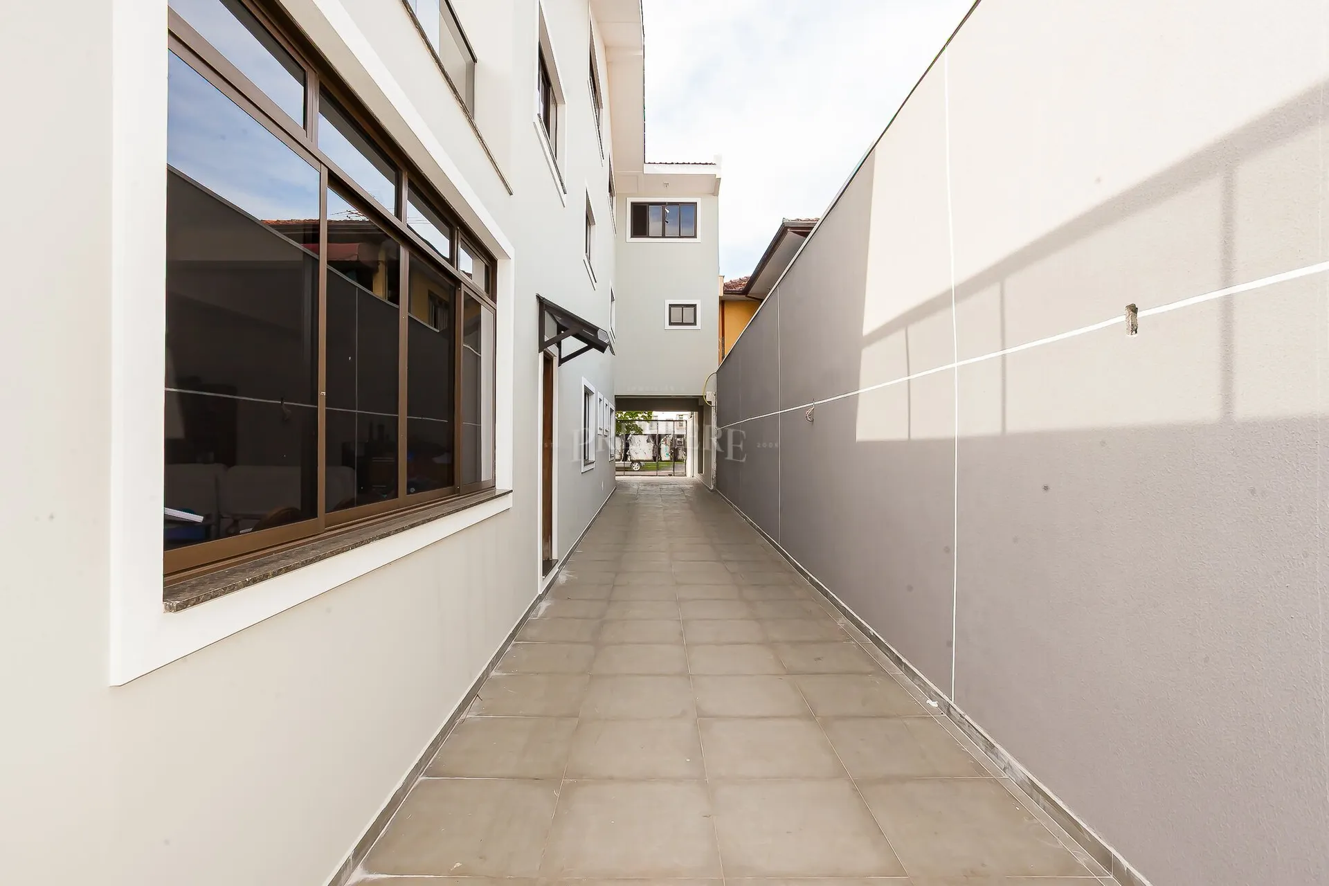 House with 4 en-suite bedrooms and 510 m², 5 parking — photo 9
