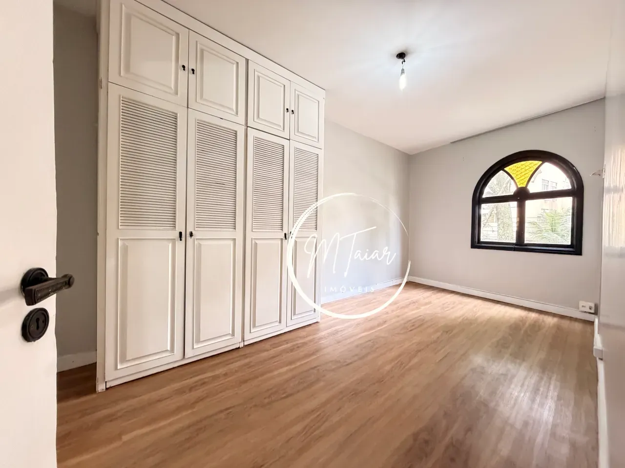 Рабочее место и 4 спальни: квартира 145 м² — photo 3