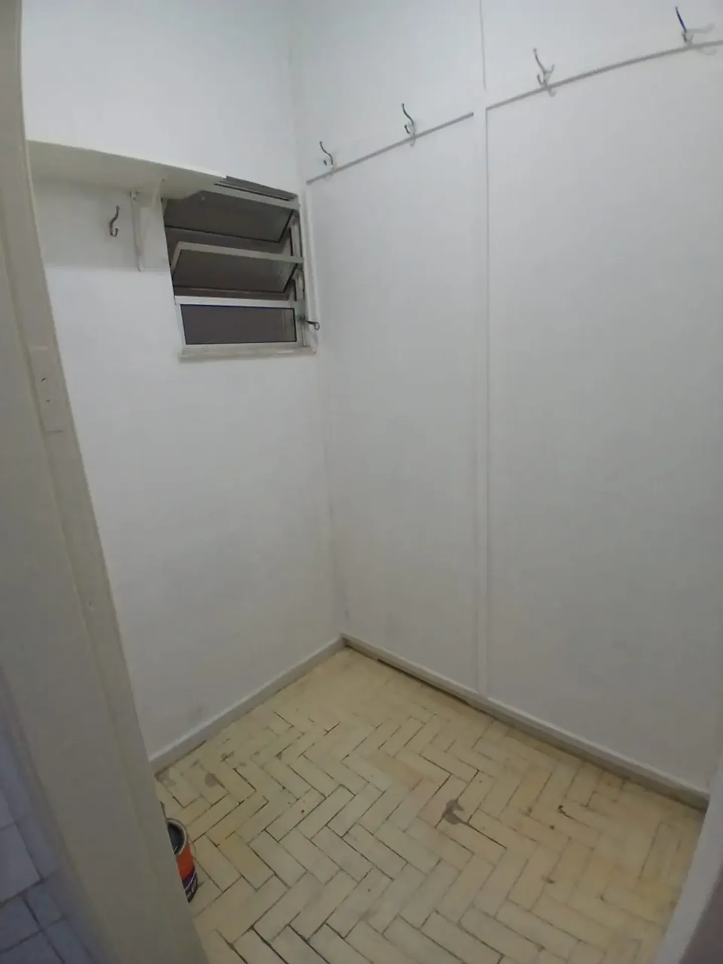 Apartment on the 4th floor with a walk-in closet — photo 20