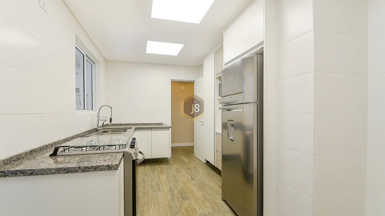 3-bedroom apartment with 137 m² and 3 total bathrooms — photo 8