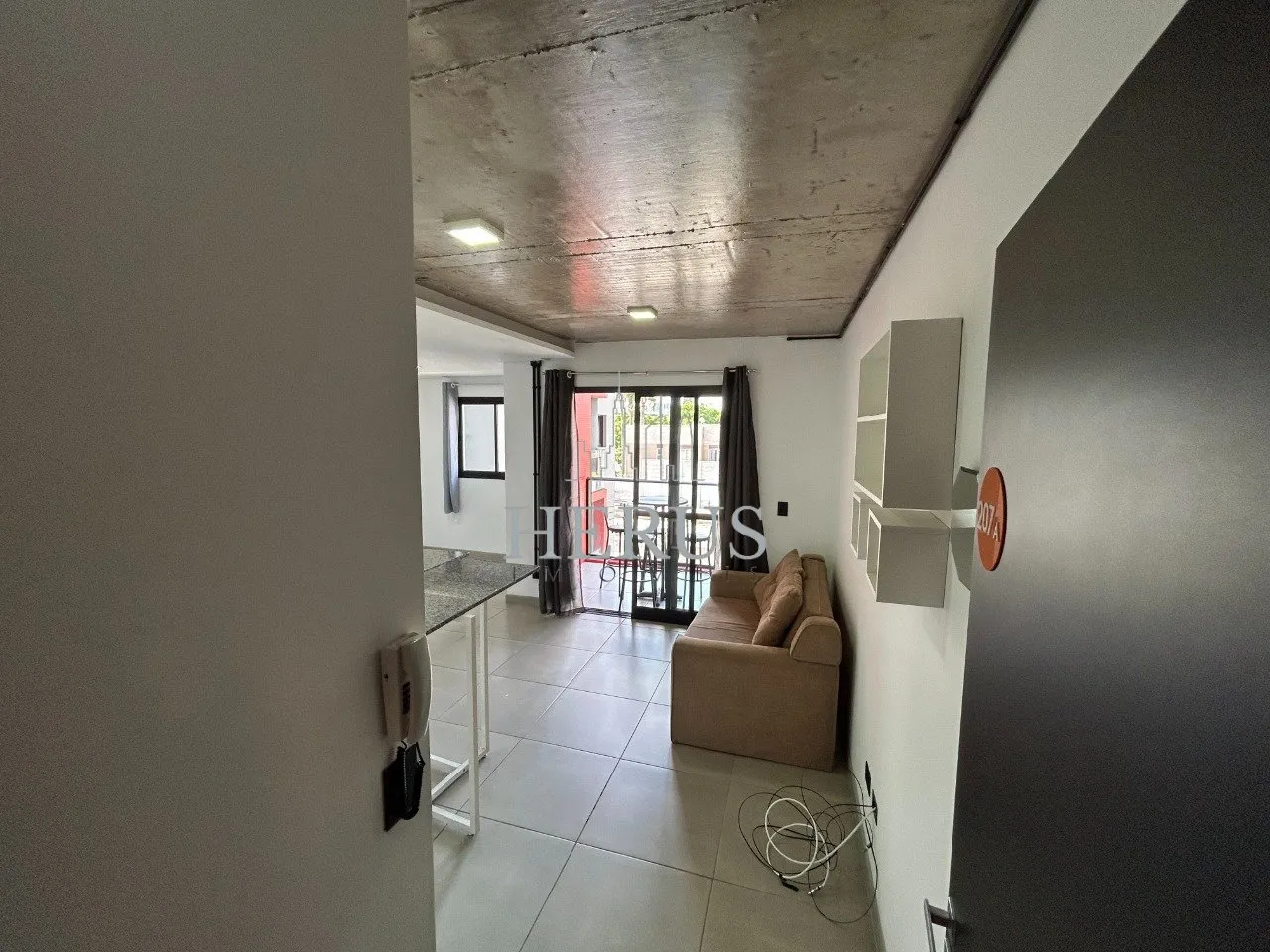 1-bedroom apartment with open-plan kitchen and 42 m² — photo 3