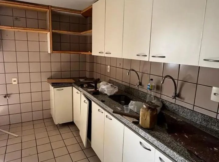 Apartamento com 4 quartos e 148 m², 2 vagas e 2 suítes — photo 2