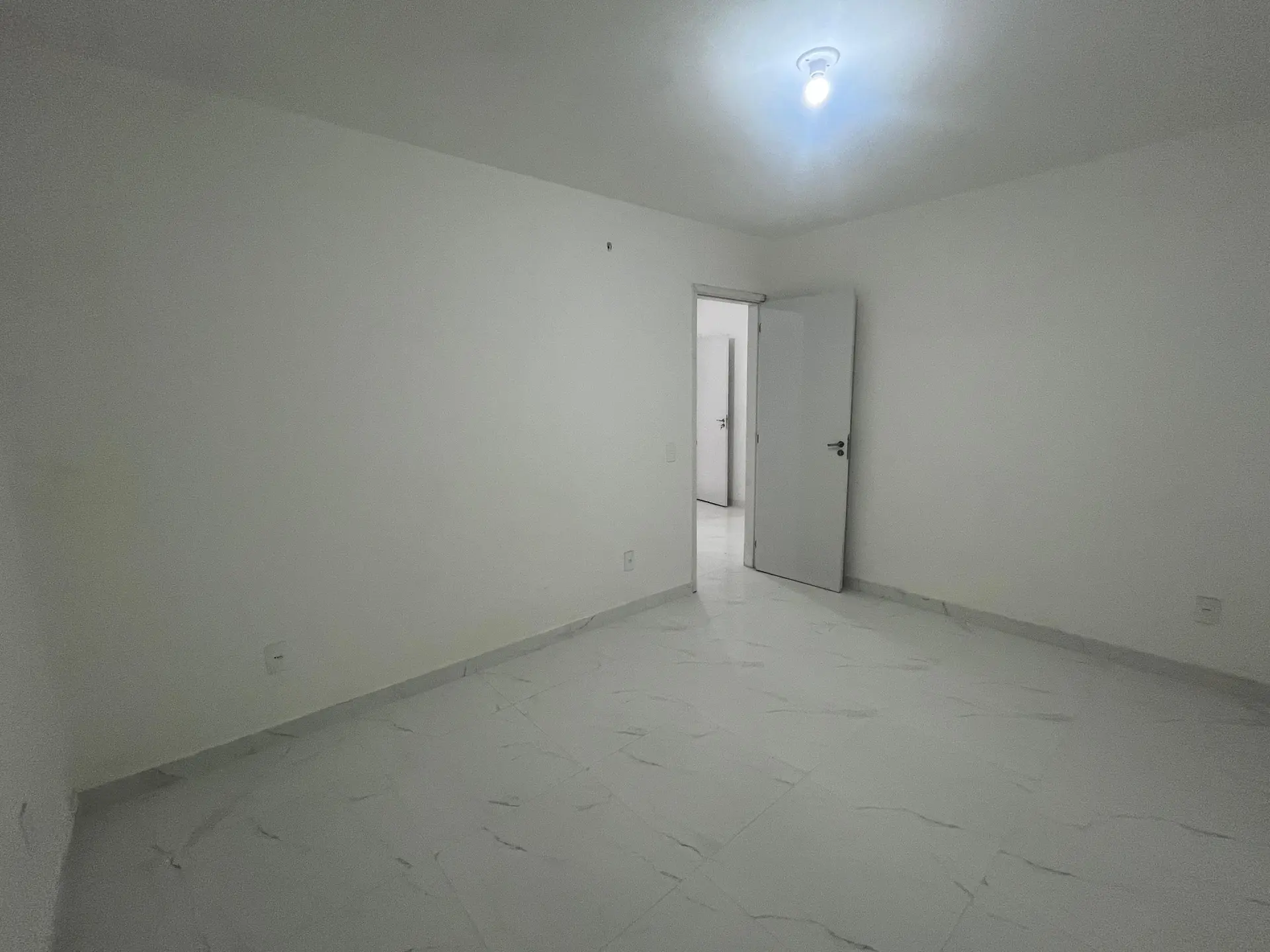 Unfurnished house with 2 bedrooms and open-plan kitchen — photo 14
