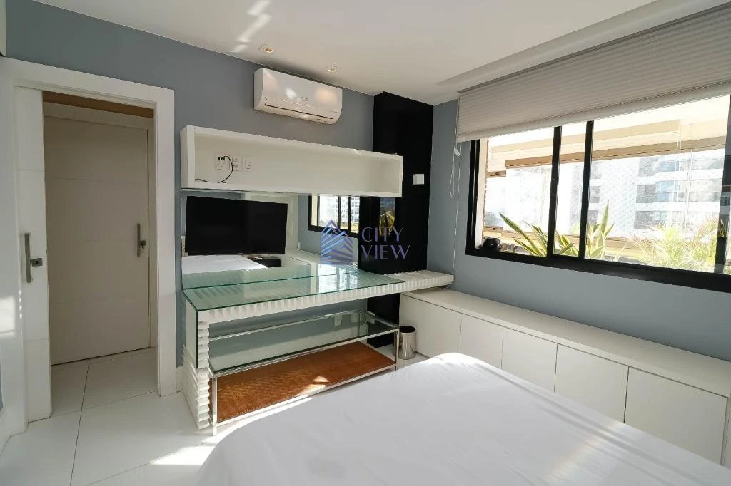Dishwasher in a 4-bedroom apartment, 280 m² — photo 46
