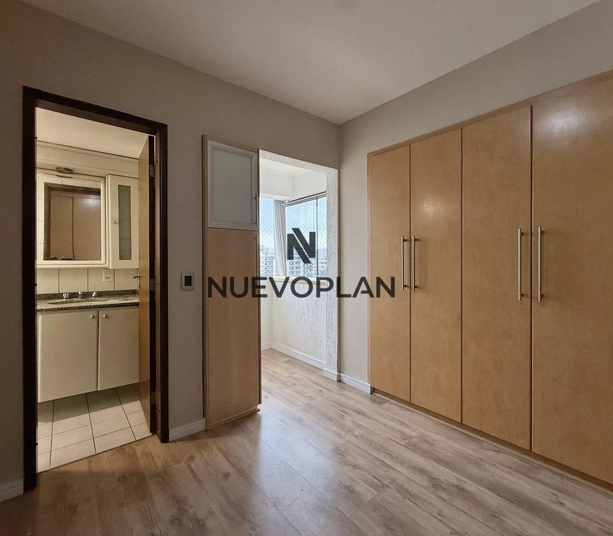 Floor-to-ceiling windows in a 3-bedroom apartment, 77 m² — photo 7