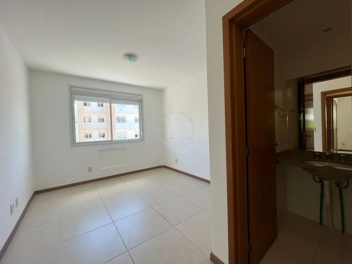 130 m² apartment with 3 en-suite bedrooms and 2 spots — photo 34