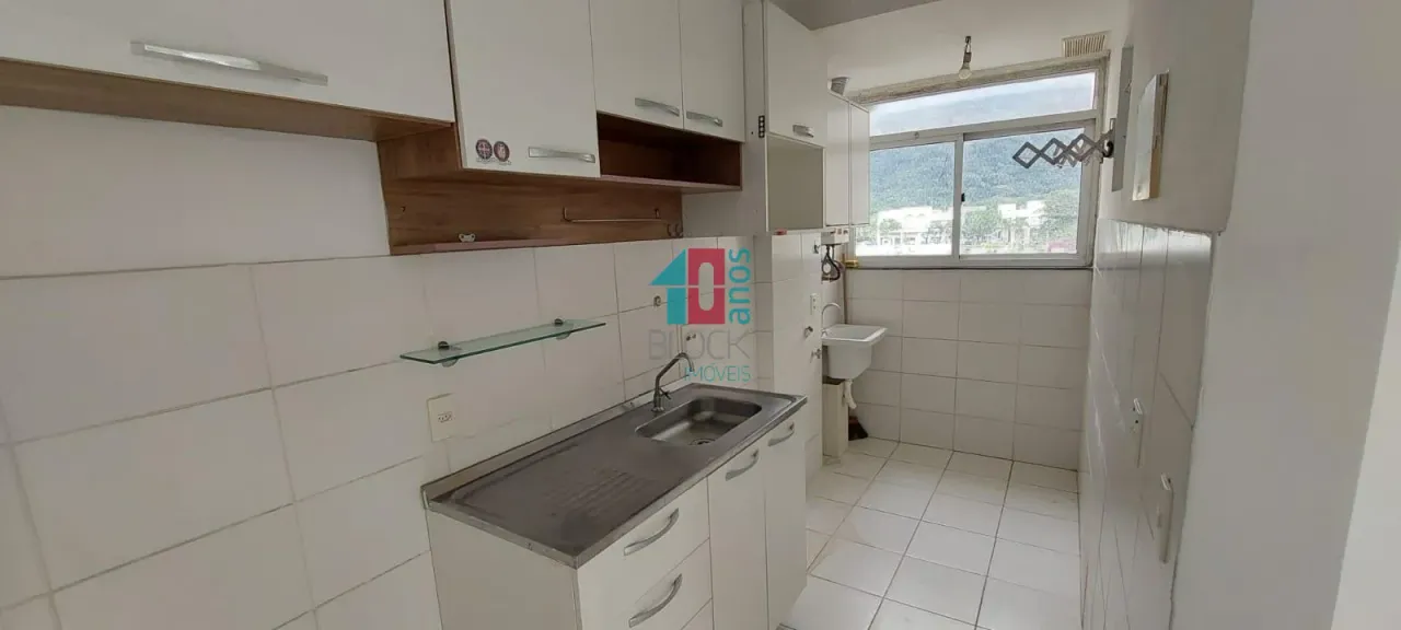 Квартира с 3 спальнями, встроенной кухней и 1 местом — photo 2