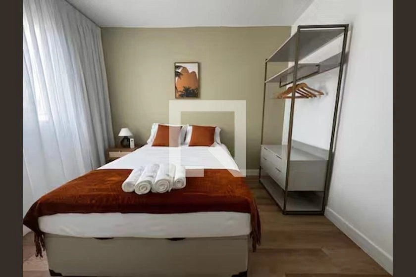 Apartamento amueblado de 2 dormitorios con cocina abierta — photo 25