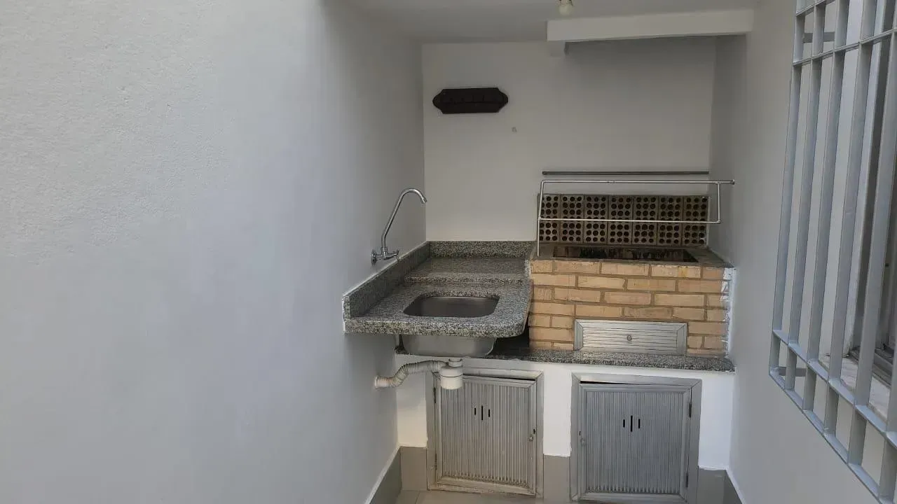 Apartment with 3 bedrooms and balcony grill — photo 19