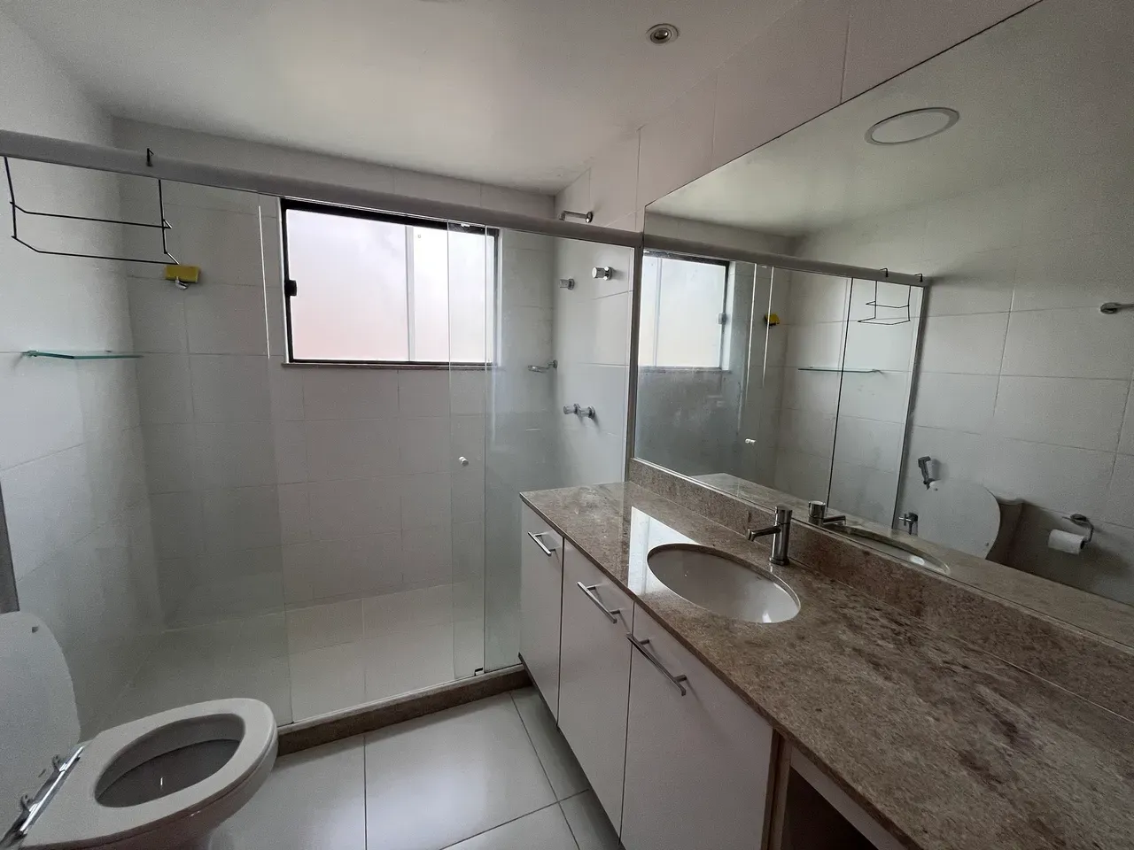 180 m² house with a walk-in closet and a mountain view — photo 14