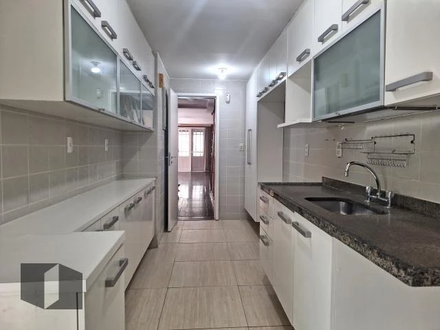 Condominium house with 4 bedrooms and 3 bathrooms — photo 23