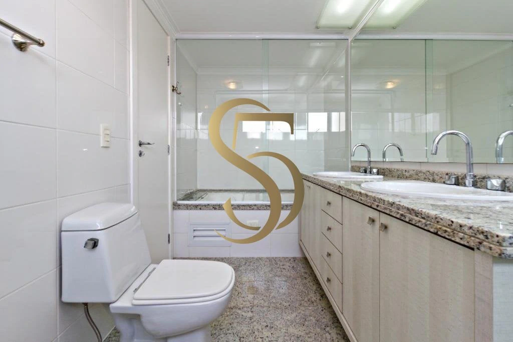 Furnished apartment, 256 m², with a bathtub — photo 17