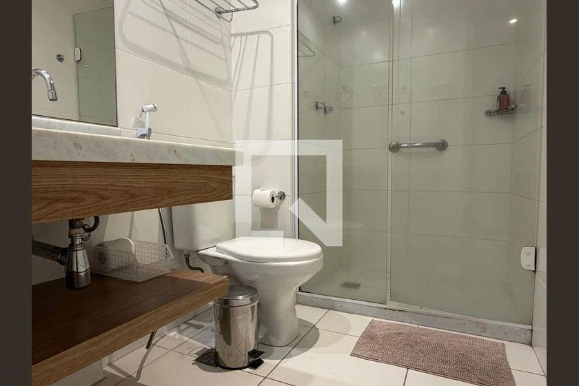 Furnished 2-bedroom apartment with an en-suite pair — photo 48