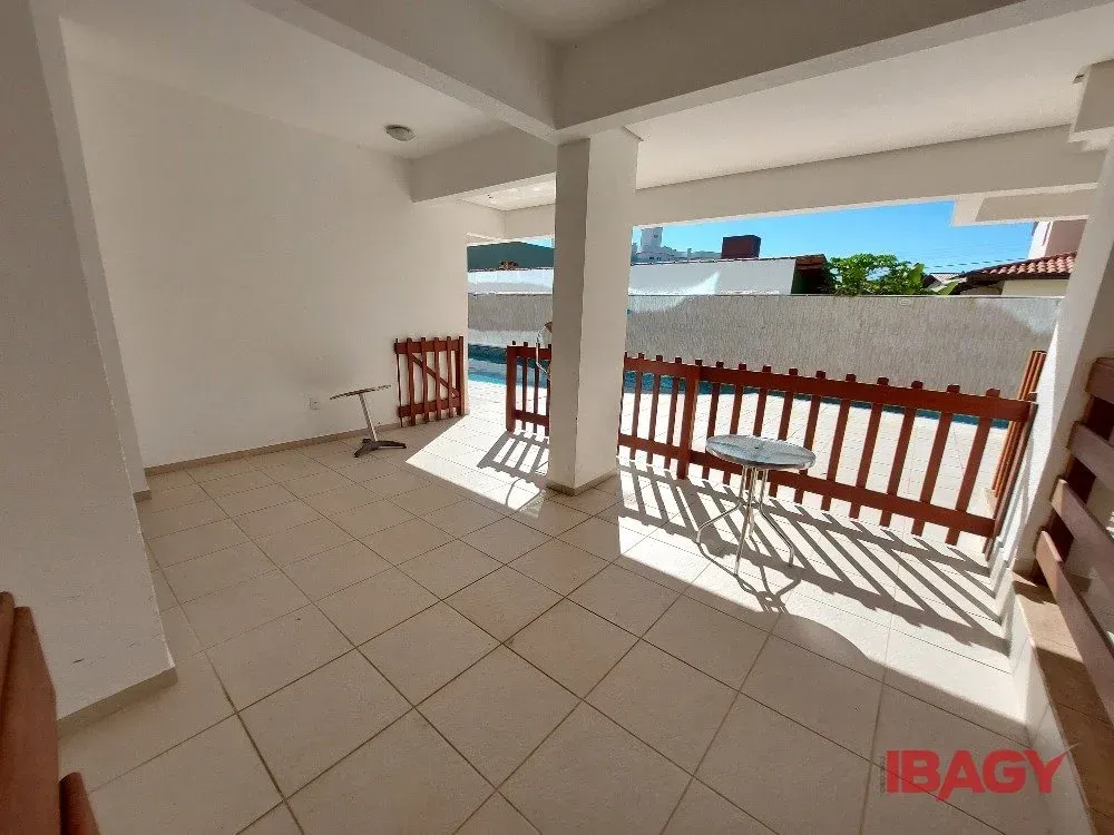 Квартира с 3 спальнями, 102 м², 1 ванная и 2 места — photo 39
