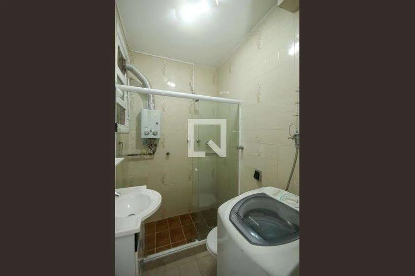 Kitnet mobiliada com máquina de lavar e armários embutidos — photo 6
