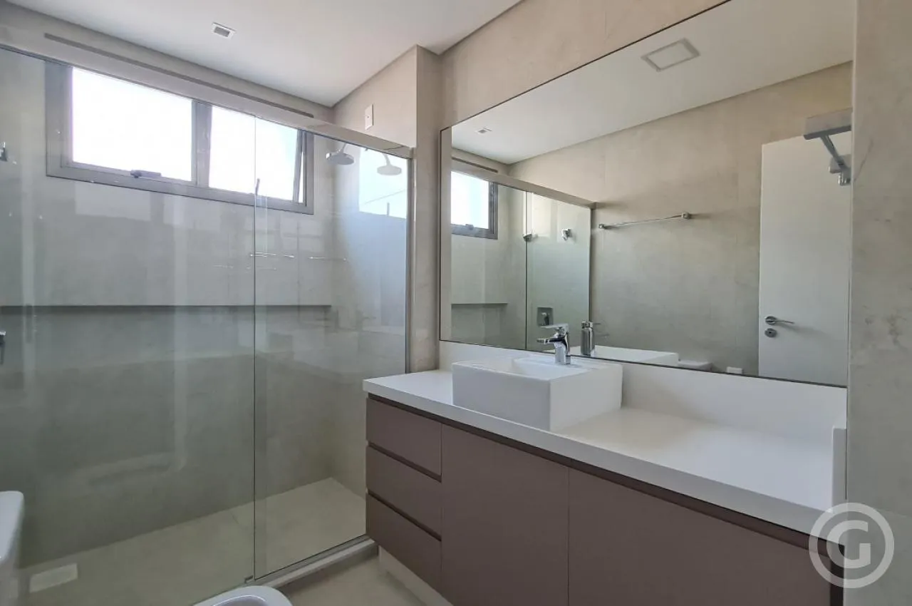 Панорамные окна и 3 спальни: квартира 153 м² — photo 11