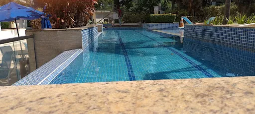 Furnished apartment, 82 m², with a glass-enclosed balcony — photo 8
