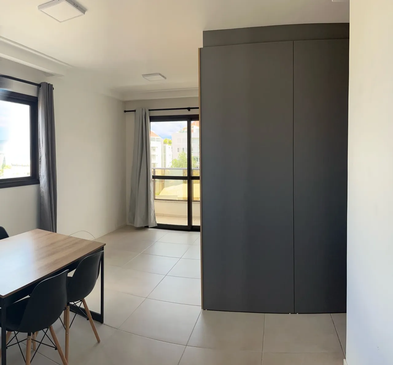 One-bedroom apartment with a water view in Florianópolis — photo 6