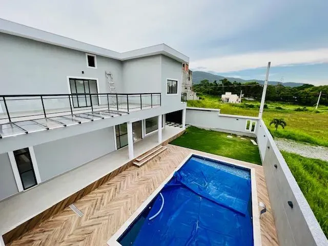 4-bedroom house with 5 bathrooms, 420 m² and 3 parking — photo 27