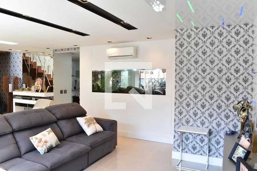 House with 4 bedrooms, 6 bathrooms and private garden — photo 11