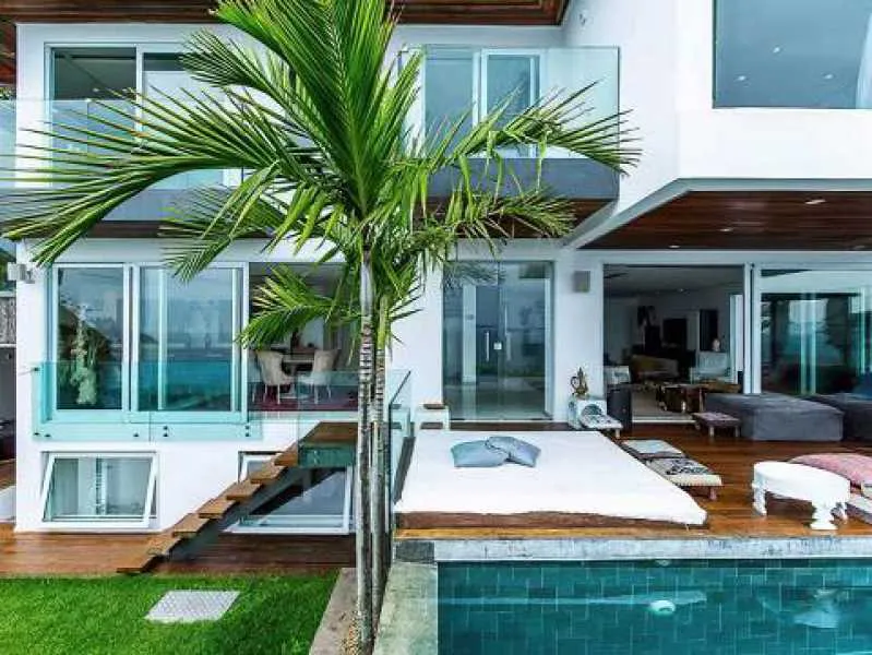 Furnished triplex house with open-plan kitchen and 5 baths — photo 18