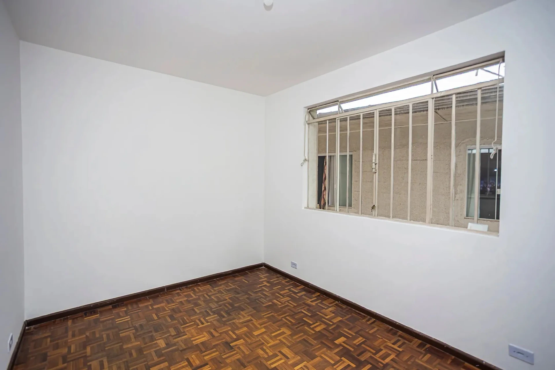 Apartamento com piso de madeira ou laminado, Cabral — photo 24