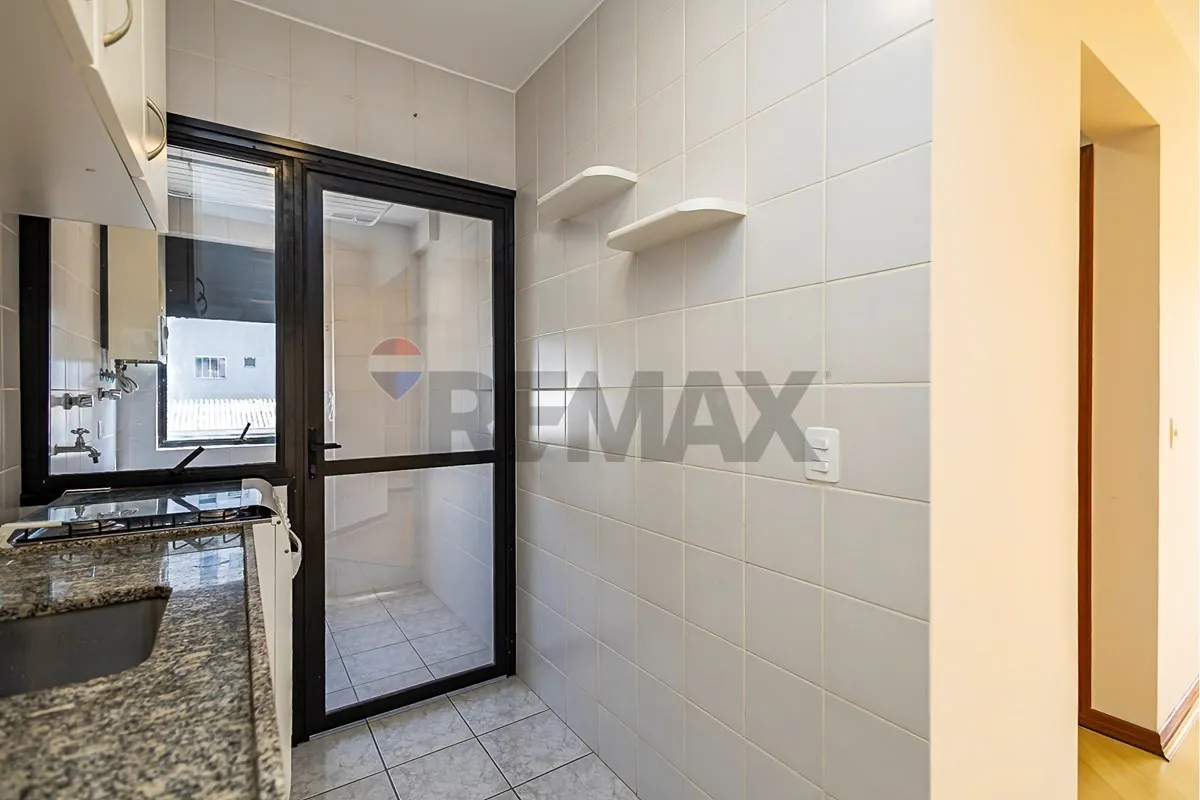 Apartment, 36 m², with wood or laminate floors — photo 36