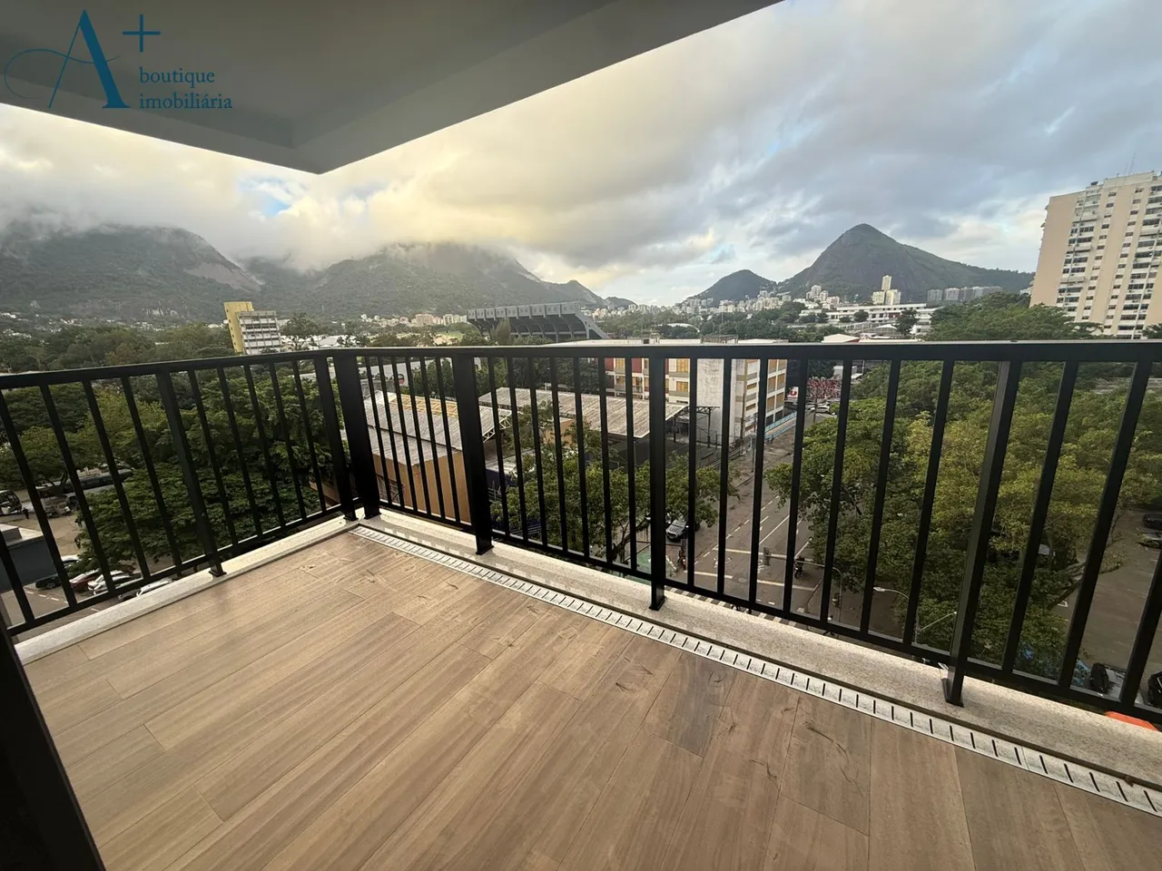 Furnished apartment with open-plan kitchen and 2 bedrooms — photo 11