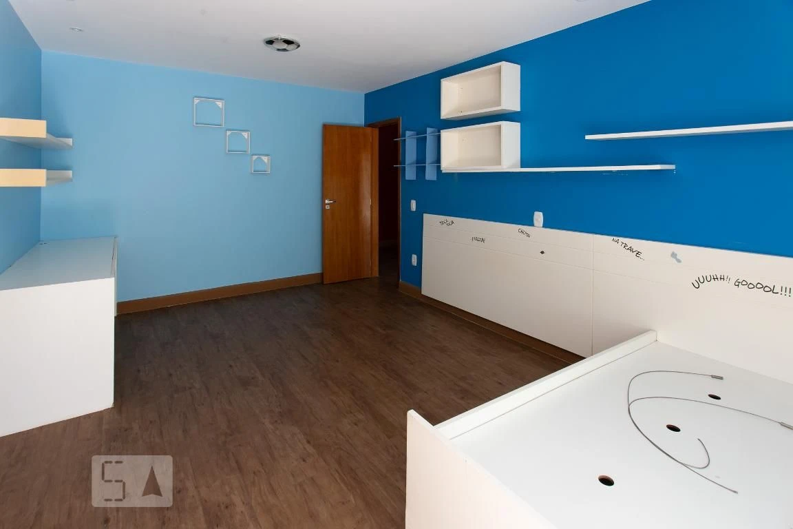 Unfurnished house with 5 en-suite bedrooms and private garden — photo 5