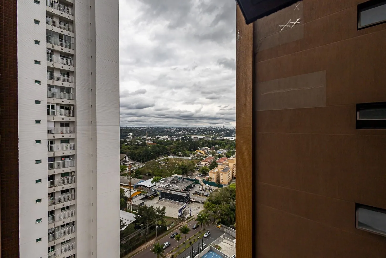 119 m² apartment with floor-to-ceiling windows and a bathtub — photo 93