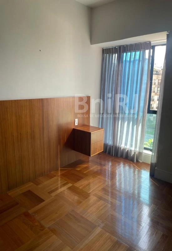 Furnished 190 m² apartment with 4 bedrooms and 4 parking — photo 13