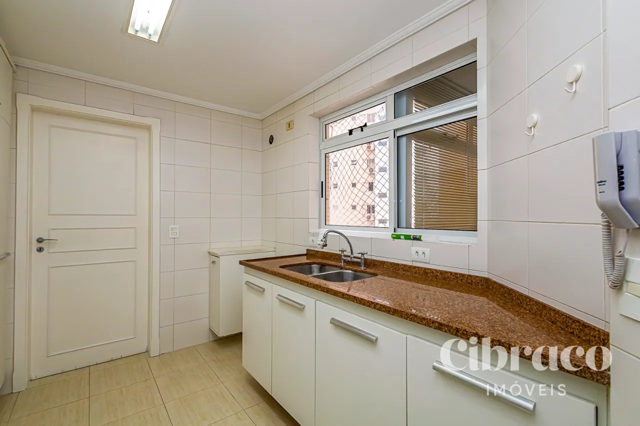 Apartamento de 3 dormitorios con 205 m² y balcón — photo 8