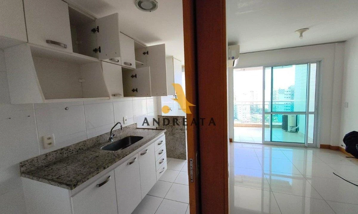 3-bedroom apartment with suite and enclosed balcony — photo 33